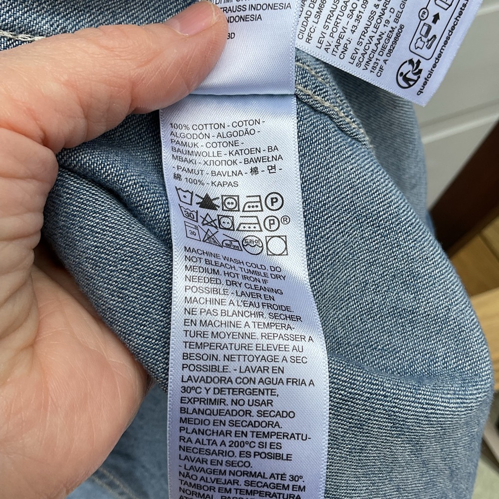 Levi's Light Blue Denim Shirt - Picture 4 of 7